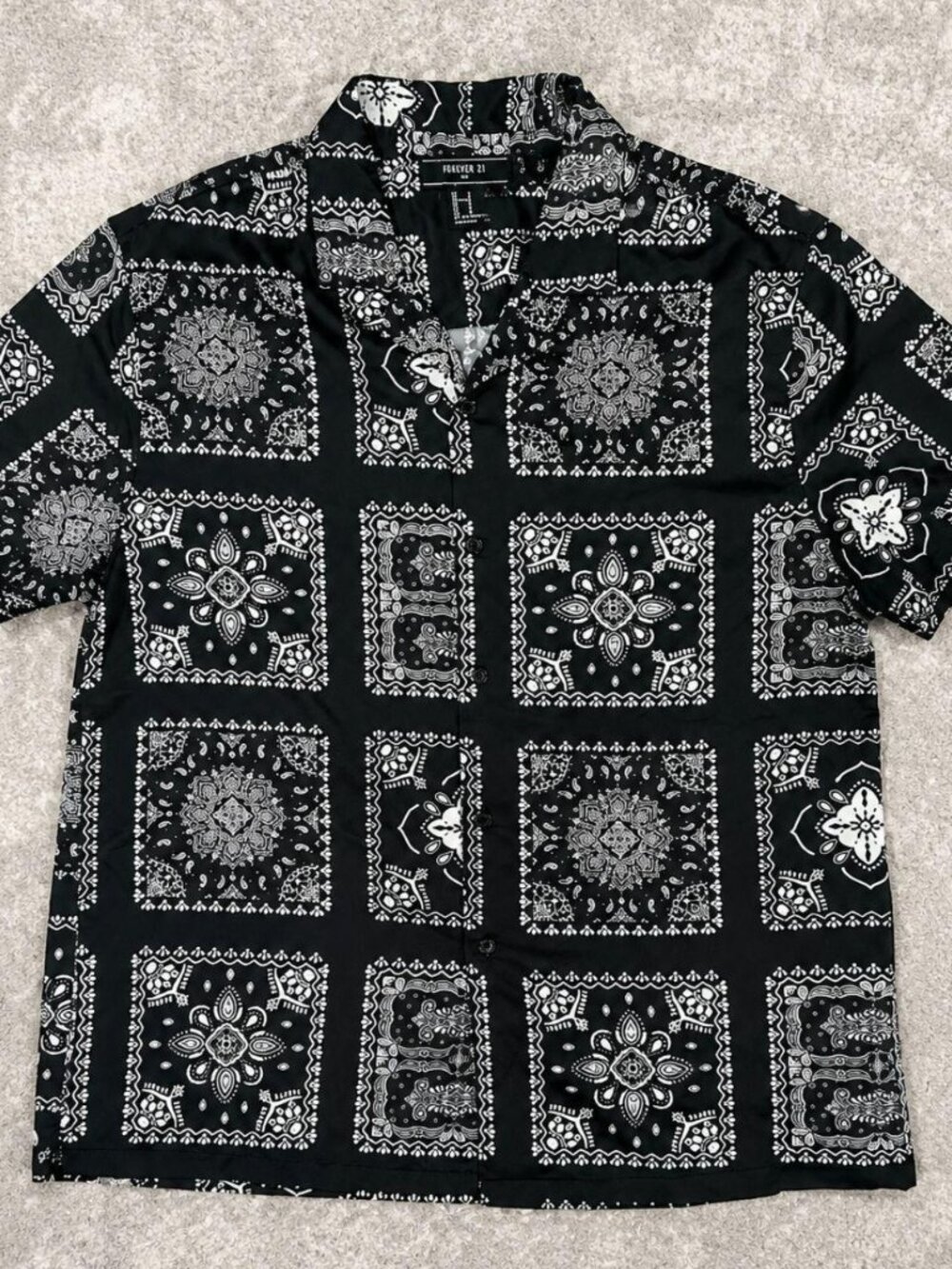 Forever 21 Black Bandana Paisley Button Up Shirt Size